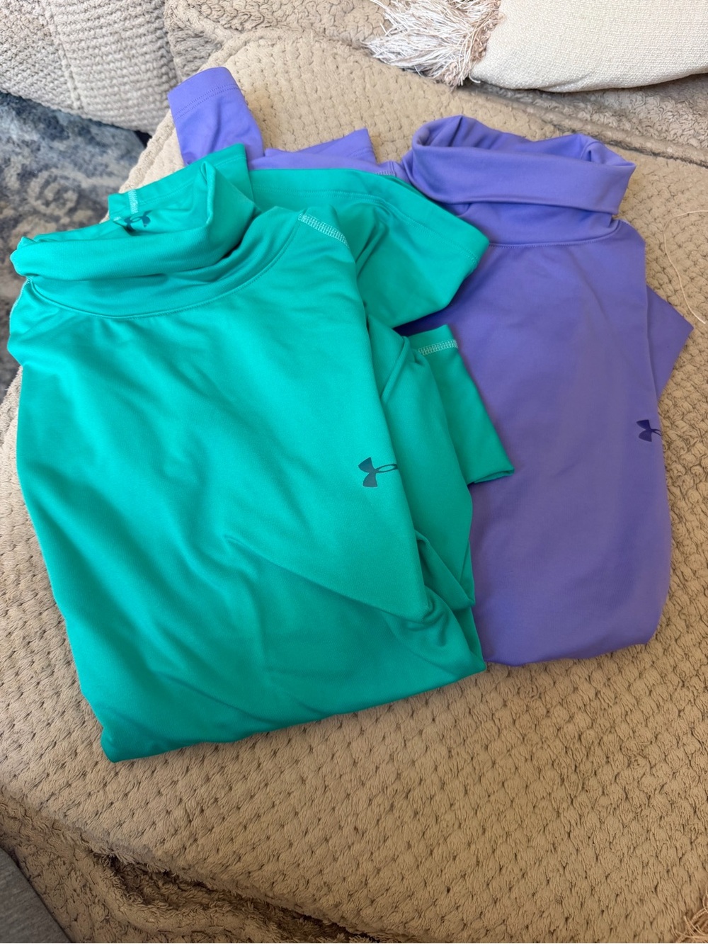 Women’s Under Armour lot of 2. Long Sleeve Performance Turtlenecks Tops XL